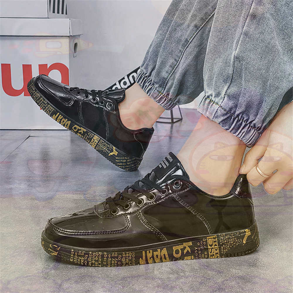 Round Foot Size 45 Sneakers Wh - Men'S Grooming Store recension och pris